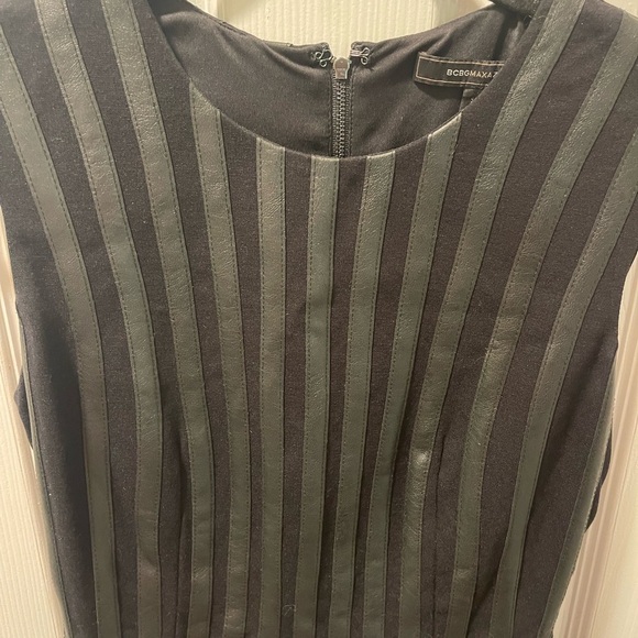 BCBGMaxAzria Gray Sheath Midi Dress - Picture 4 of 5